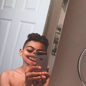 Meet your Posher, Deangelo